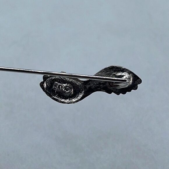 Vintage Sarah Coventry silver tone wave stick pin. - Picture 2 of 6